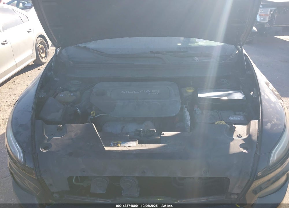2015 JEEP CHEROKEE VIN: 1C4PJMCB6FW739136