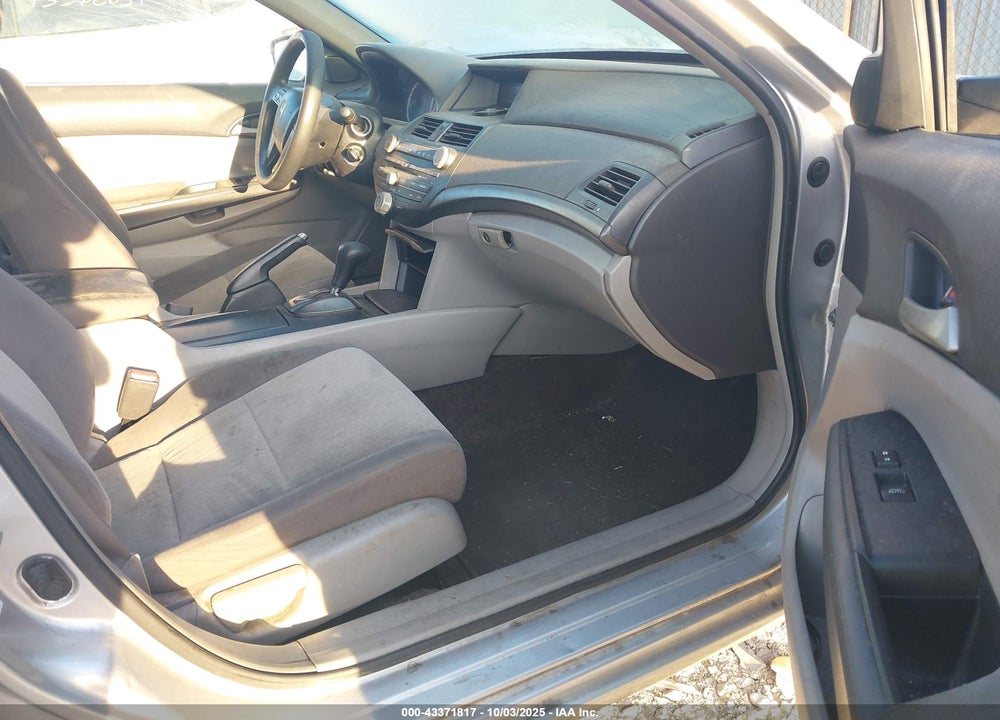 2009 HONDA ACCORD VIN: 1HGCP26469A012743