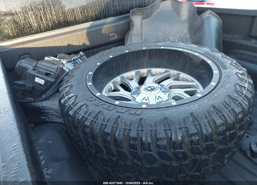 2018 CHEVROLET SILVERADO 1500 1LT VIN: 3GCUKREC2JG483524