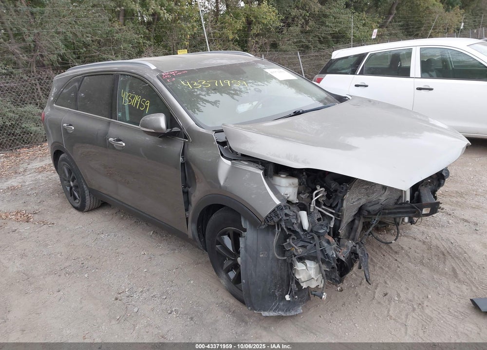 2017 KIA SORENTO 2.4L LX VIN: 5XYPG4A30HG249026