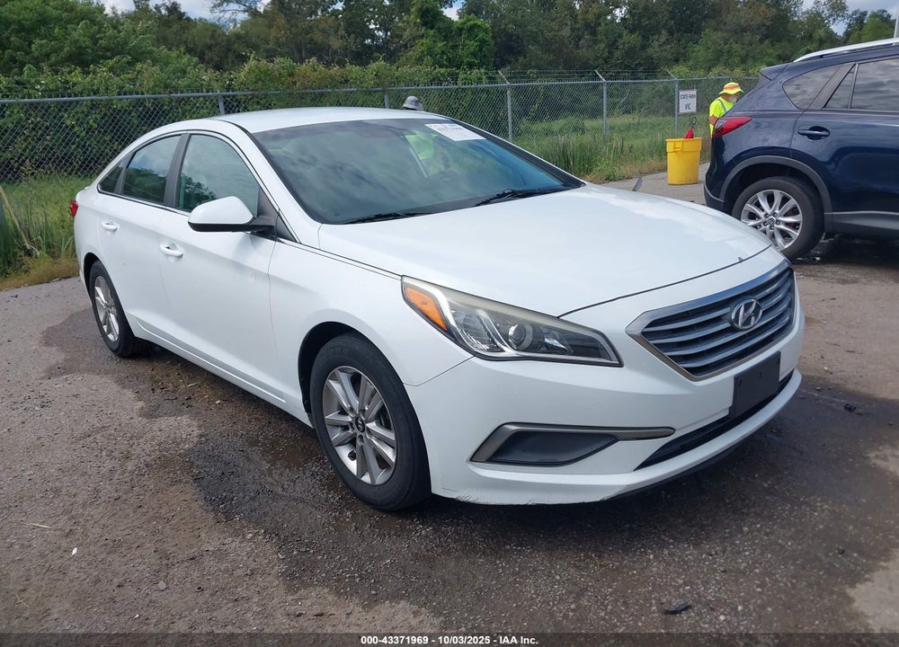2016 HYUNDAI SONATA SE VIN: 5NPE24AF1GH345190