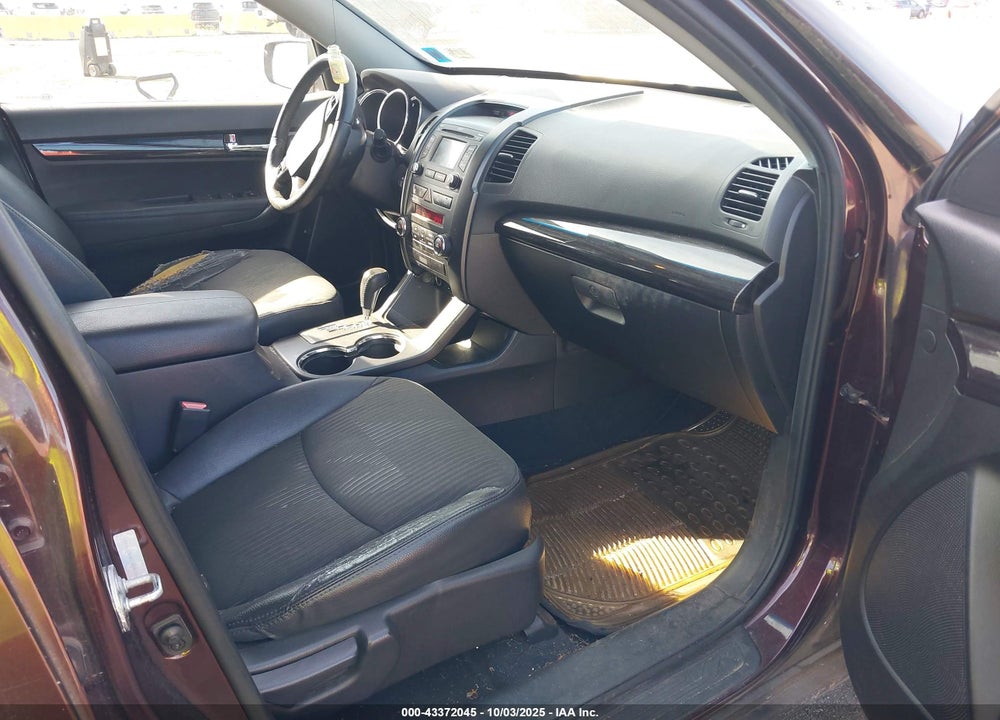 2012 KIA SORENTO VIN: 5XYKU3A60CG242366