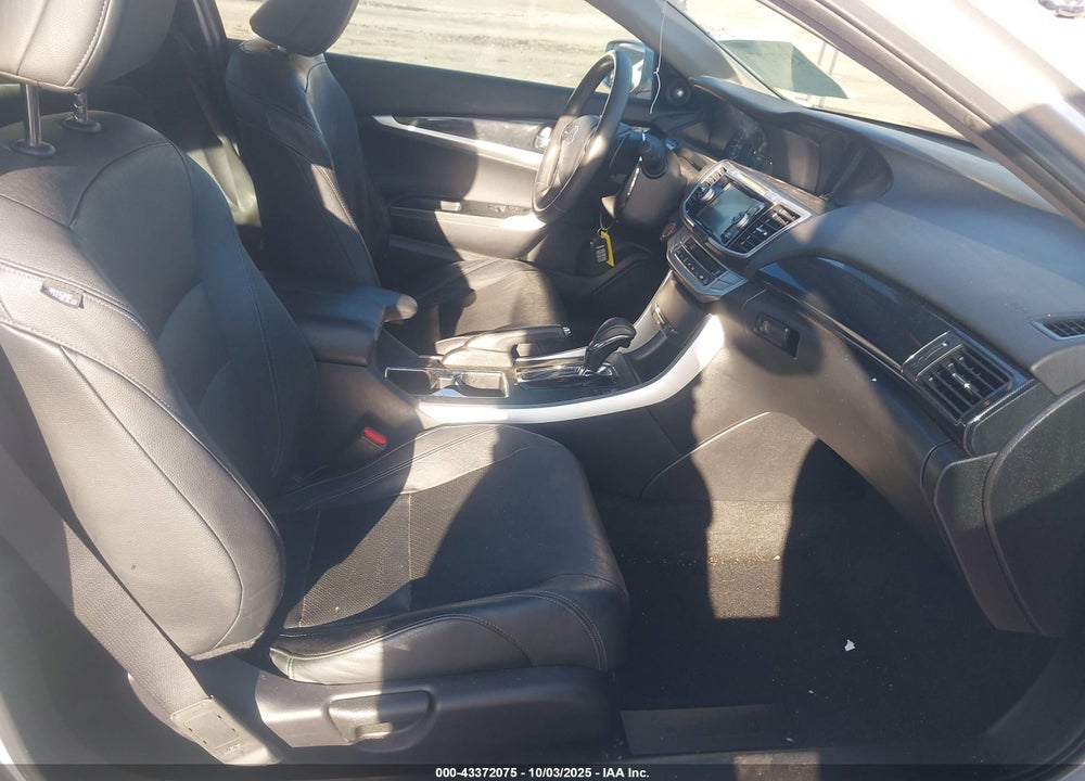2014 HONDA ACCORD VIN: 1HGCT1B83EA010649