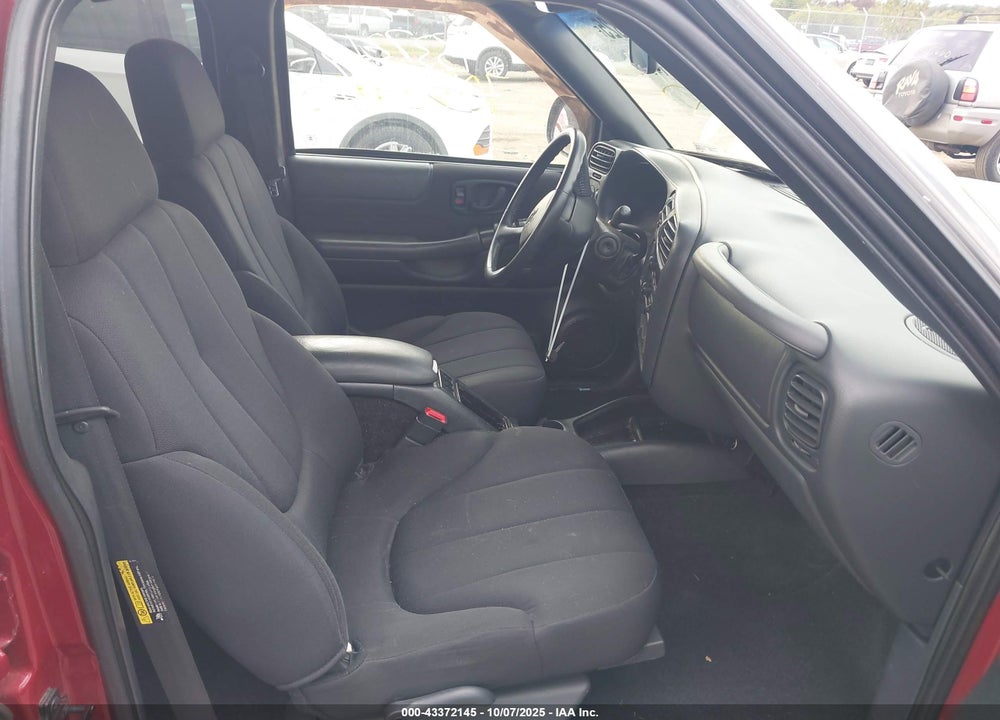 2003 CHEVROLET S-10 LS VIN: 1GCDT13X53K137290