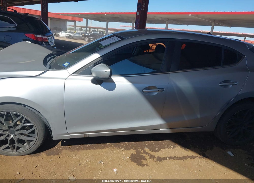 2018 MAZDA 3 VIN: 3MZBN1L32JM181555