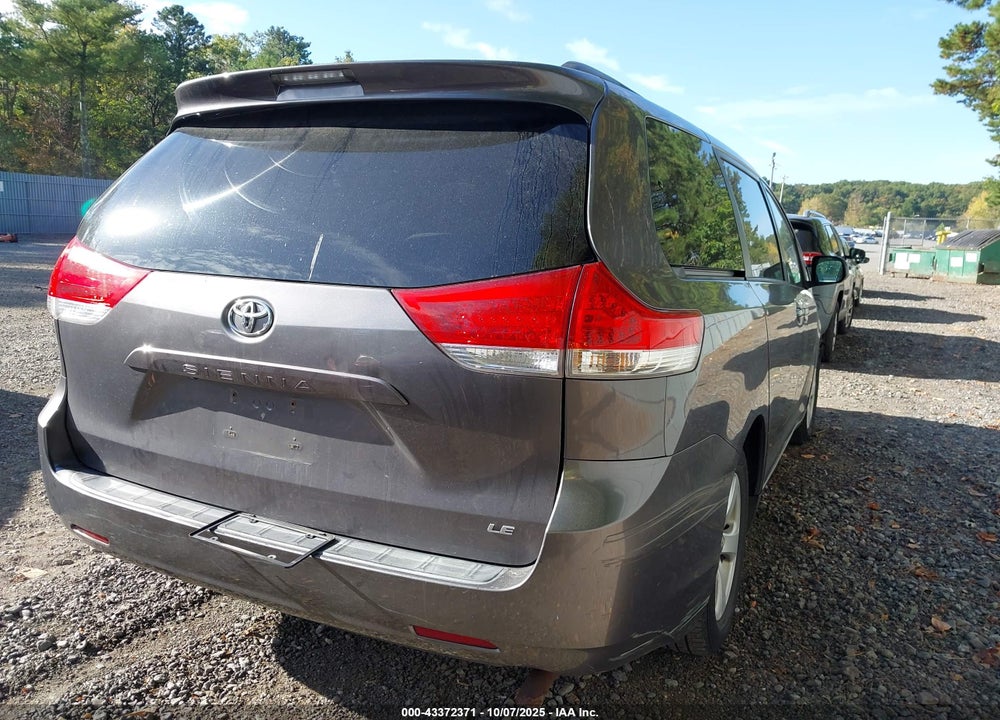 2011 TOYOTA SIENNA LE V6 VIN: 5TDKK3DCXBS125502