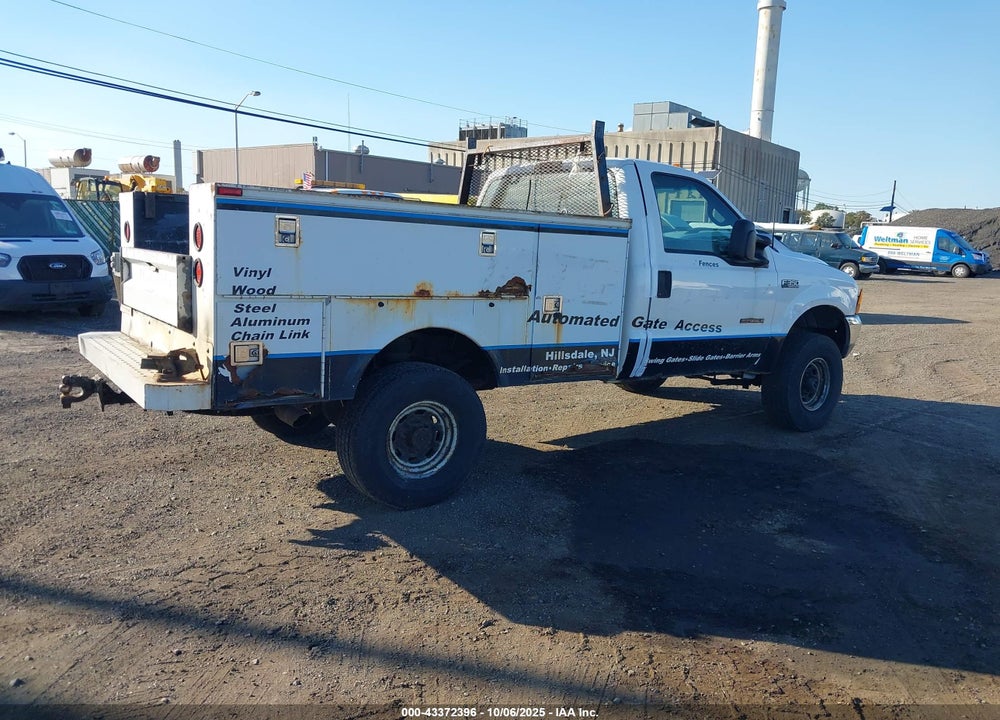 2000 FORD F-350 LARIAT/XL/XLT VIN: 1FTSF31F0YED58418