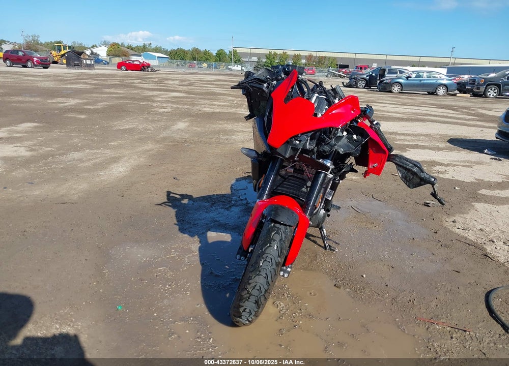 2025 BMW F 900 XR VIN: WB10R0306S6L52563