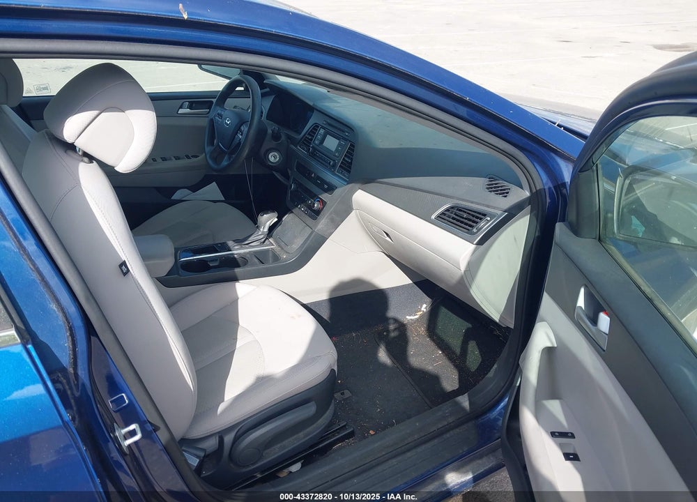 2015 HYUNDAI SONATA SE VIN: 5NPE24AF4FH079467