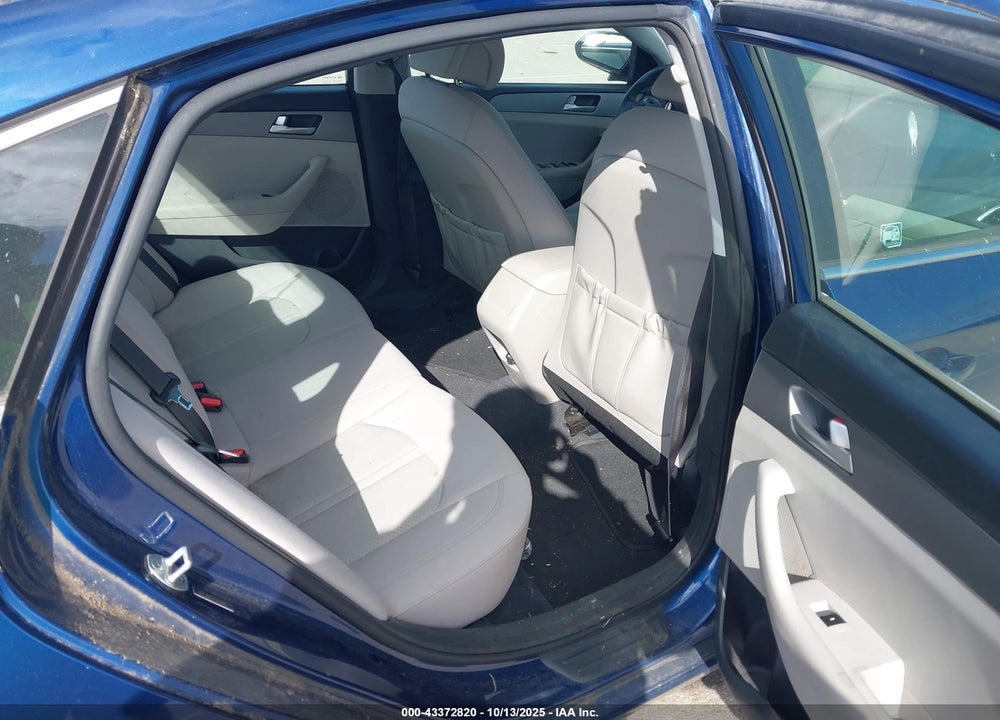 2015 HYUNDAI SONATA SE VIN: 5NPE24AF4FH079467
