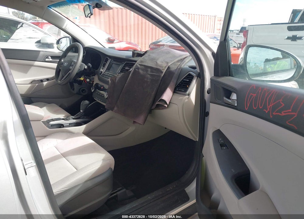 2018 HYUNDAI TUCSON VIN: KM8J2CA48JU698414