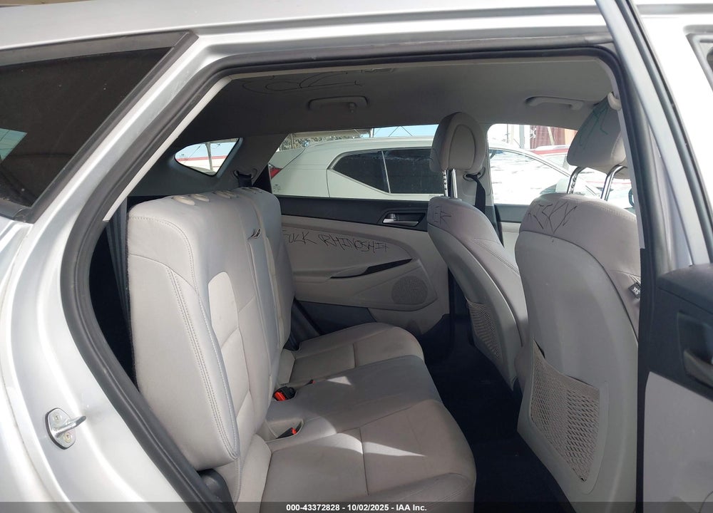 2018 HYUNDAI TUCSON VIN: KM8J2CA48JU698414