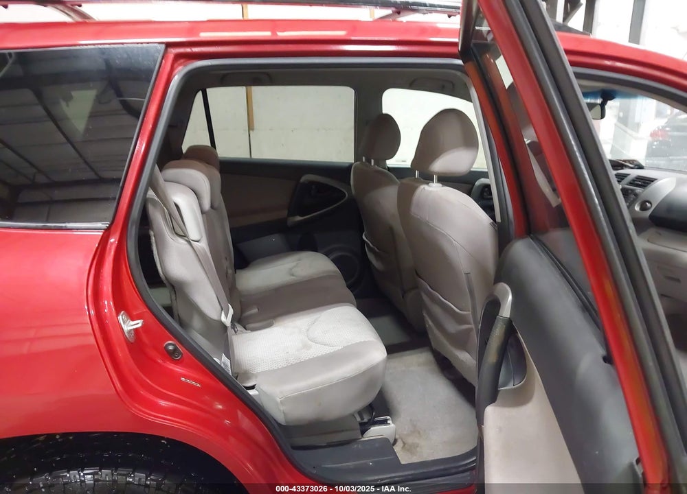 2008 TOYOTA RAV4 BASE V6 VIN: JTMBK33V885070811