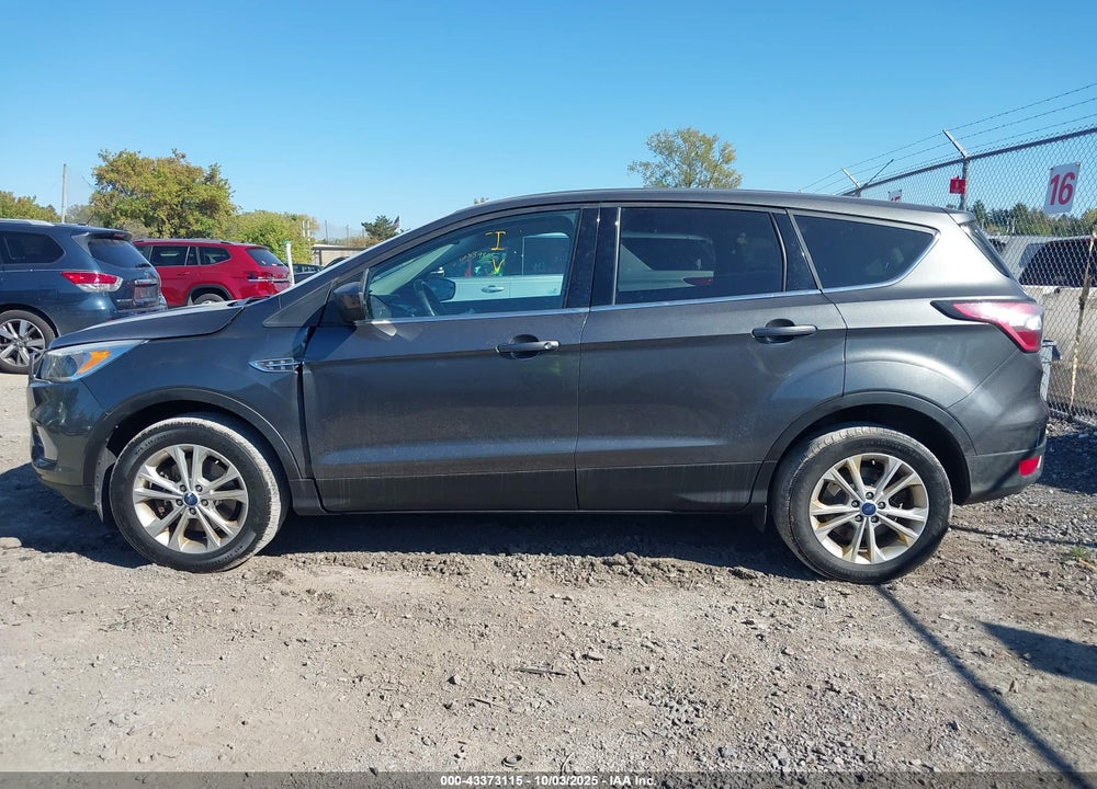 2017 FORD ESCAPE SE VIN: 1FMCU9GD8HUC83584