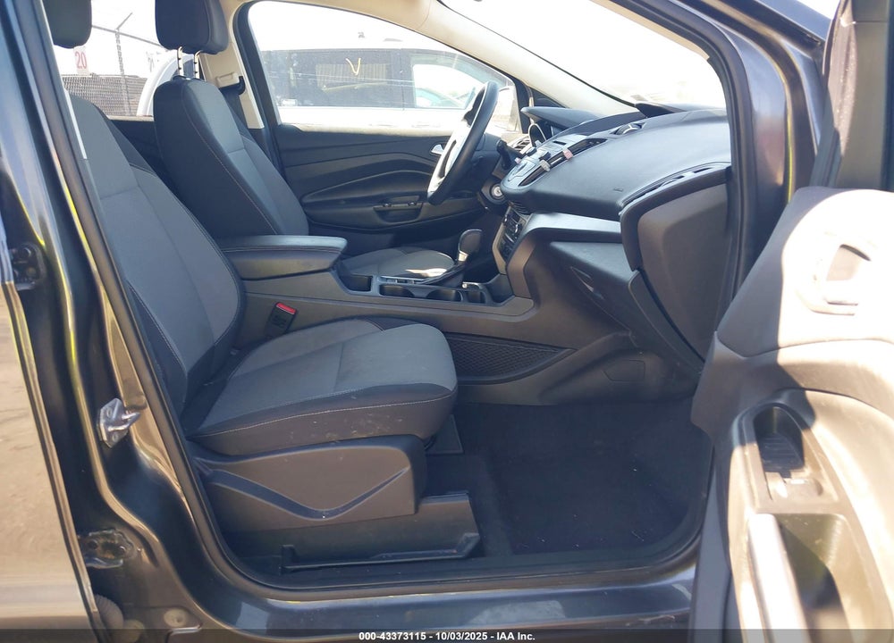 2017 FORD ESCAPE SE VIN: 1FMCU9GD8HUC83584
