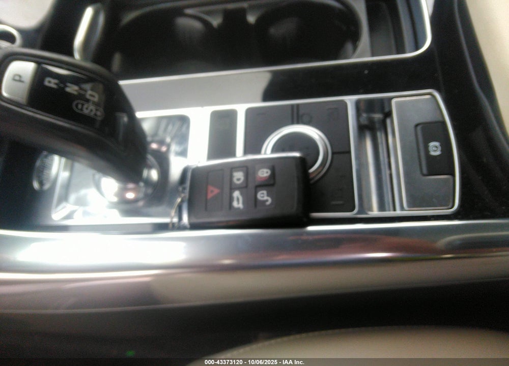 2020 LAND ROVER RANGE ROVER SPORT VIN: SALWR2SE4LA700700