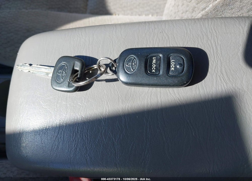 2004 TOYOTA COROLLA VIN: 2T1BR38E94C172622