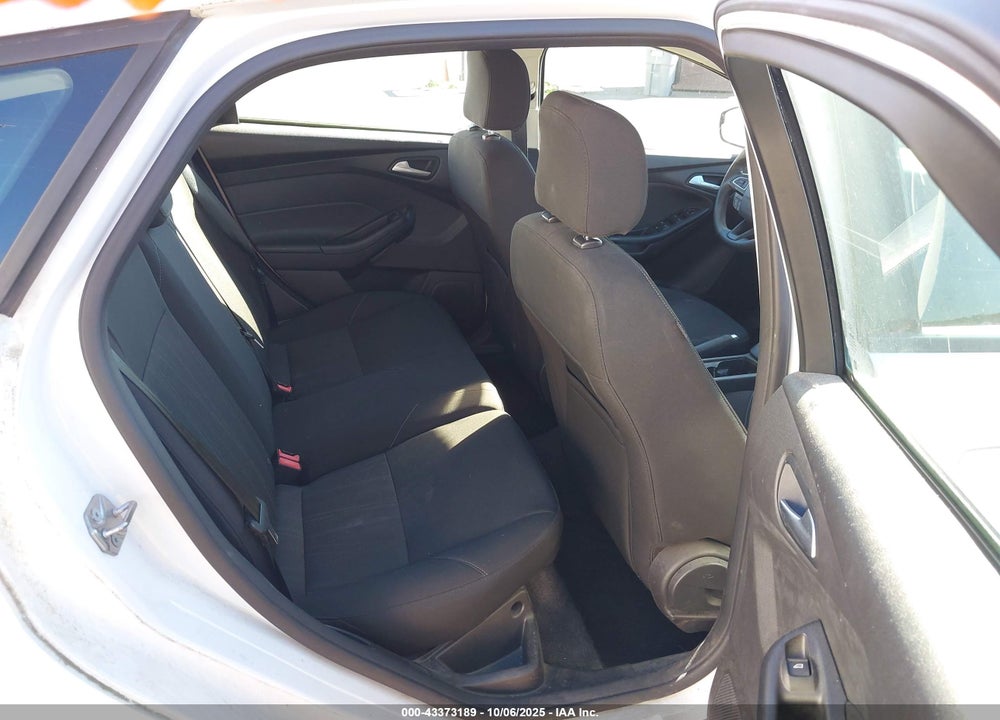 2015 FORD FOCUS VIN: 1FADP3K22FL306921
