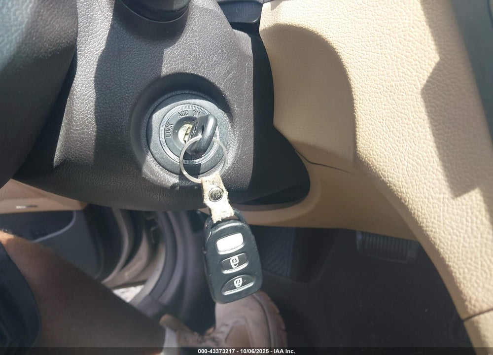 2011 HYUNDAI SONATA VIN: 5NPEB4ACXBH025400