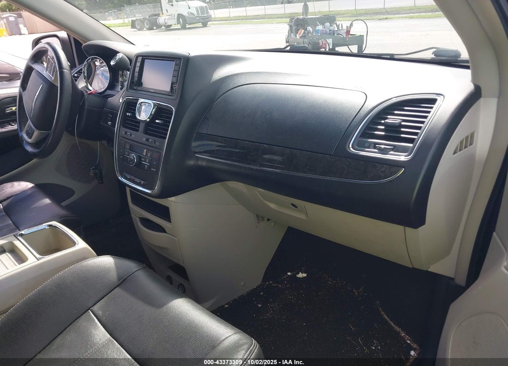 2014 CHRYSLER TOWN & COUNTRY VIN: 2C4RC1BG5ER326694