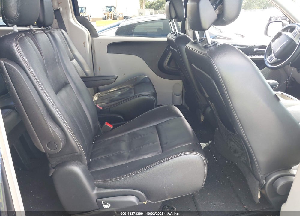 2014 CHRYSLER TOWN & COUNTRY VIN: 2C4RC1BG5ER326694