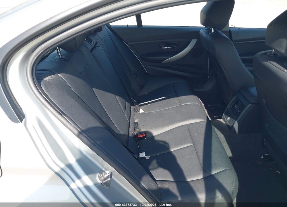 2013 BMW 3 SERIES VIN: WBA3B3C59DF533061