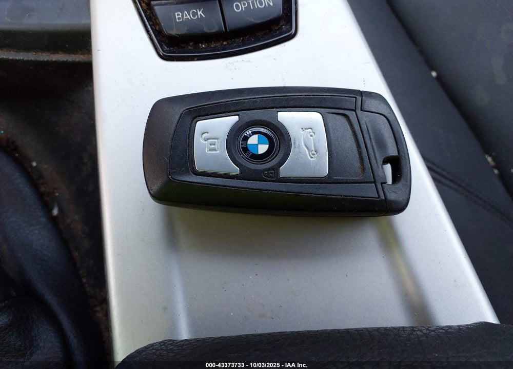 2013 BMW 3 SERIES VIN: WBA3B3C59DF533061