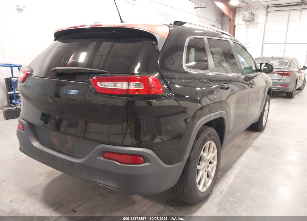 2017 JEEP CHEROKEE VIN: 1C4PJMCB8HW563869