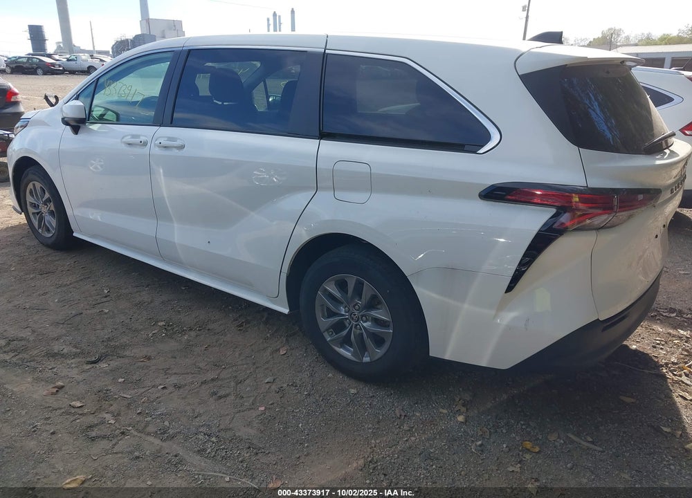 2022 TOYOTA SIENNA LE VIN: 5TDKRKECXNS121264
