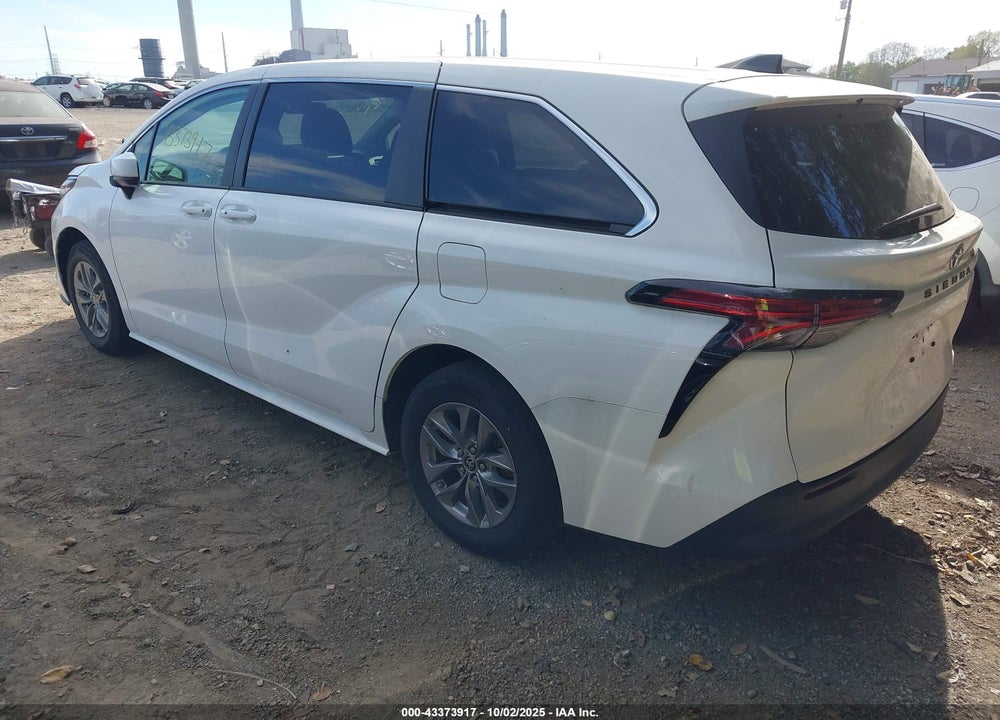 2022 TOYOTA SIENNA LE VIN: 5TDKRKECXNS121264