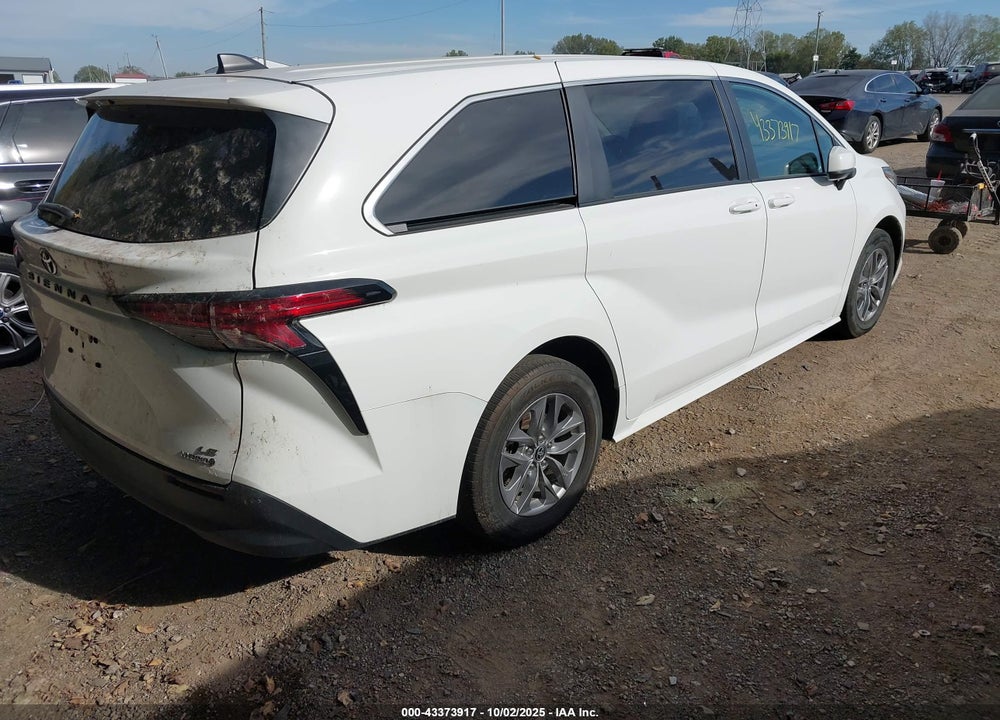 2022 TOYOTA SIENNA LE VIN: 5TDKRKECXNS121264