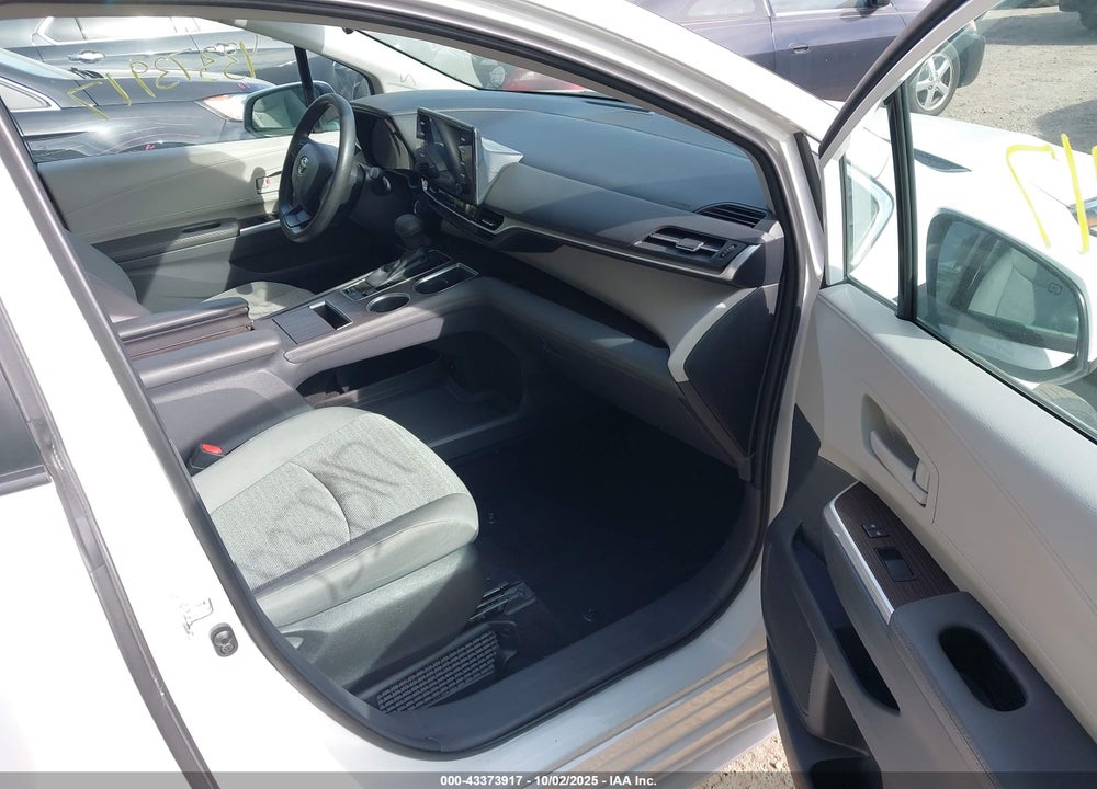 2022 TOYOTA SIENNA LE VIN: 5TDKRKECXNS121264