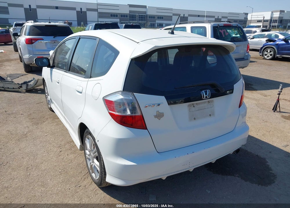 2011 HONDA FIT SPORT VIN: JHMGE8H54BC002025