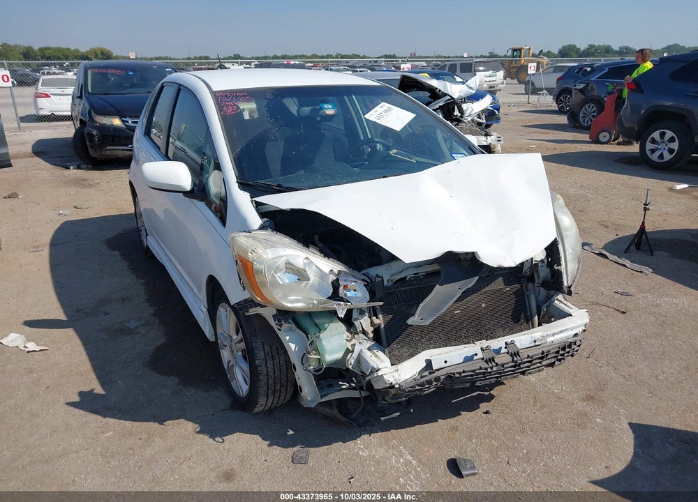 2011 HONDA FIT SPORT VIN: JHMGE8H54BC002025