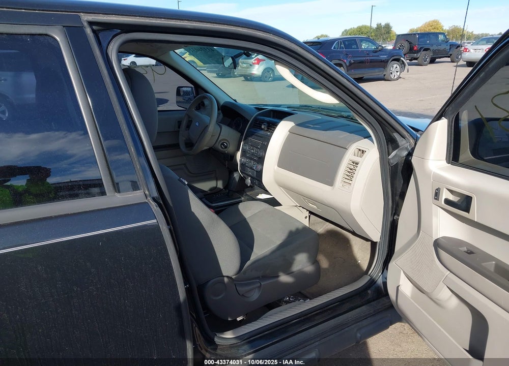 2011 FORD ESCAPE XLS VIN: 1FMCU9C75BKC43224