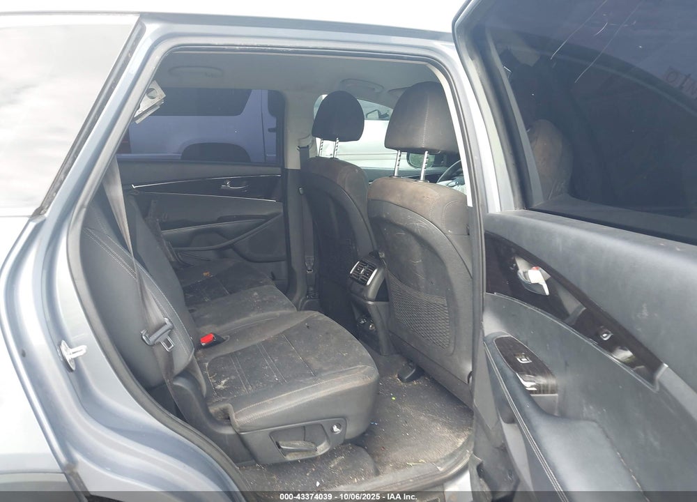 2020 KIA SORENTO 2.4L LX VIN: 5XYPG4A35LG684889
