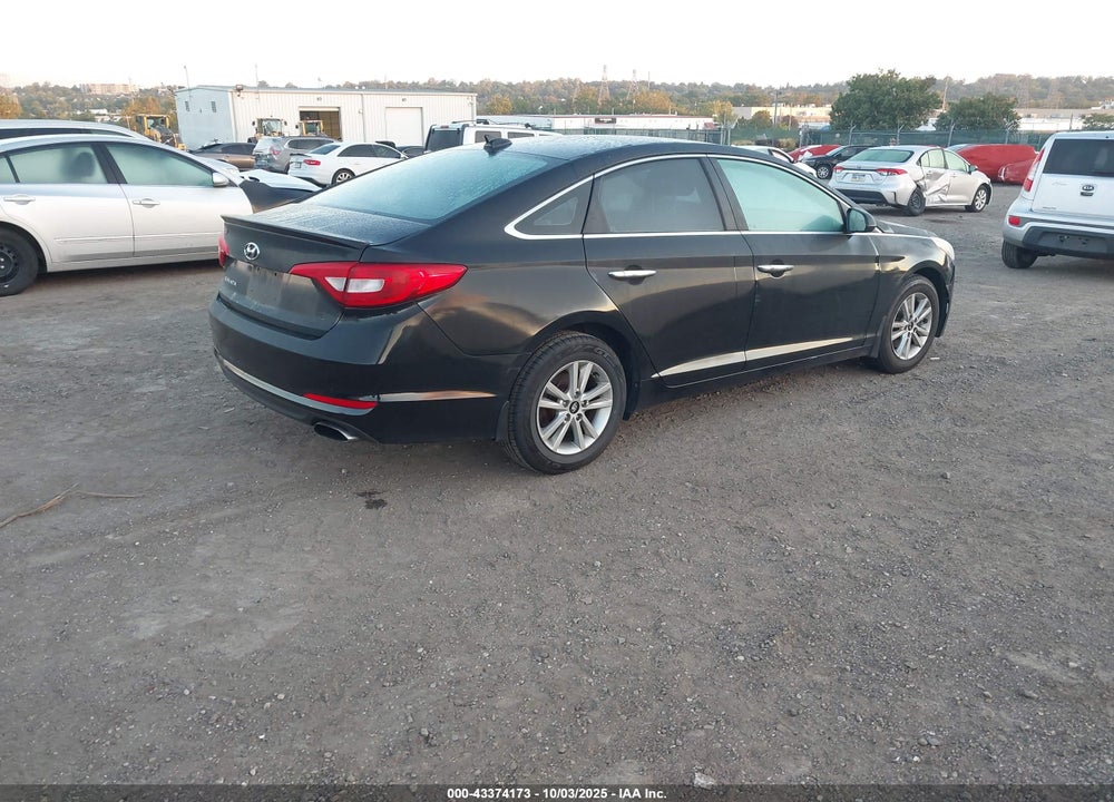 2015 HYUNDAI SONATA VIN: 5NPE24AF7FH218426