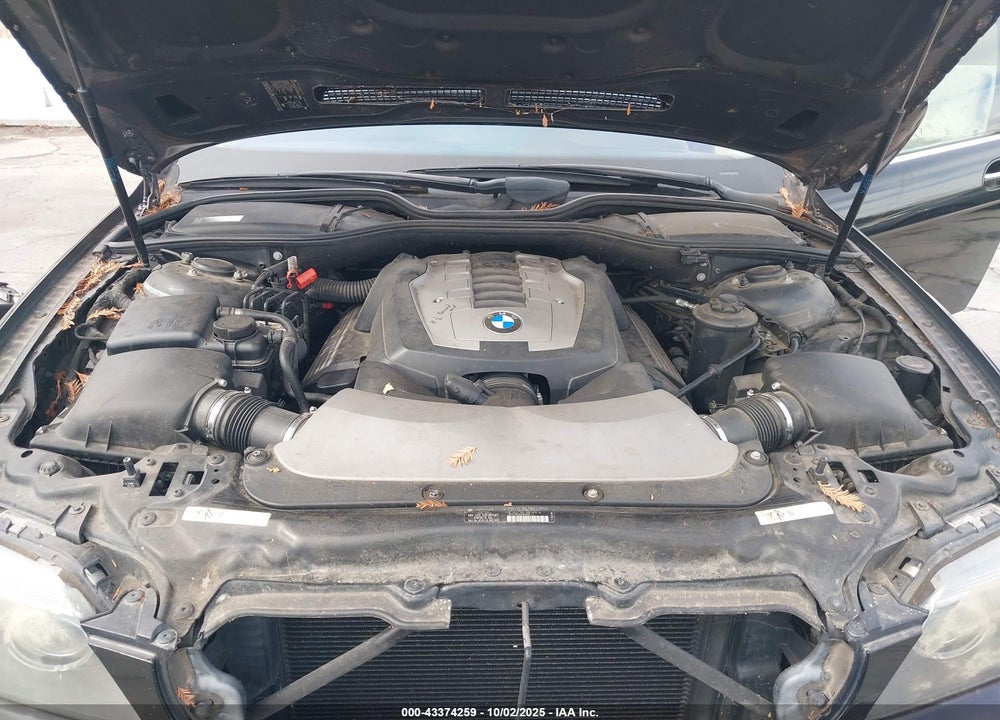 2007 BMW 7 SERIES VIN: WBAHN83527DT72028