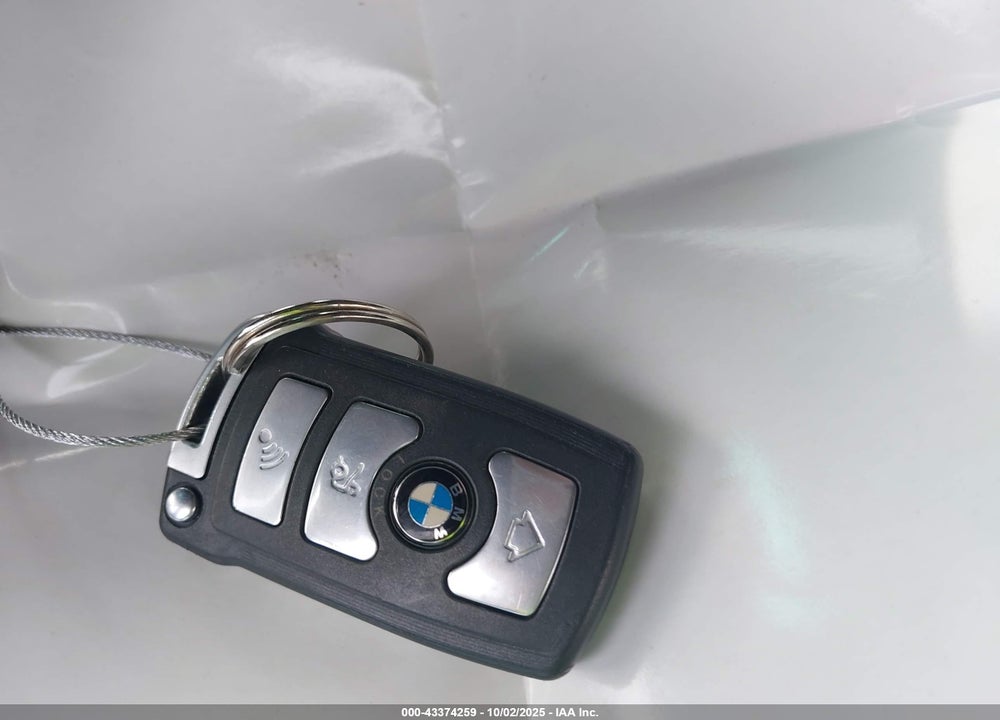 2007 BMW 7 SERIES VIN: WBAHN83527DT72028