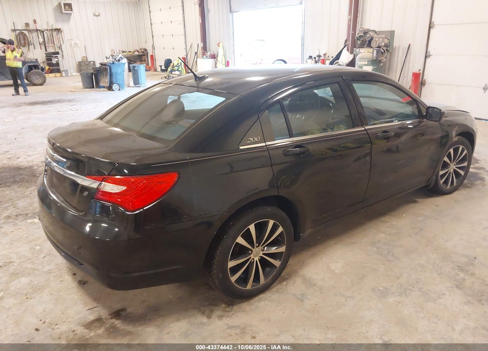 2013 CHRYSLER 200 VIN: 1C3CCBBG4DN728461