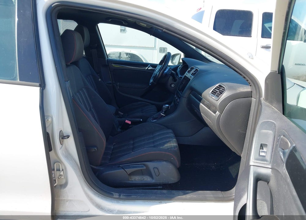 2011 VOLKSWAGEN GTI VIN: WVWHD7AJ2BW151056