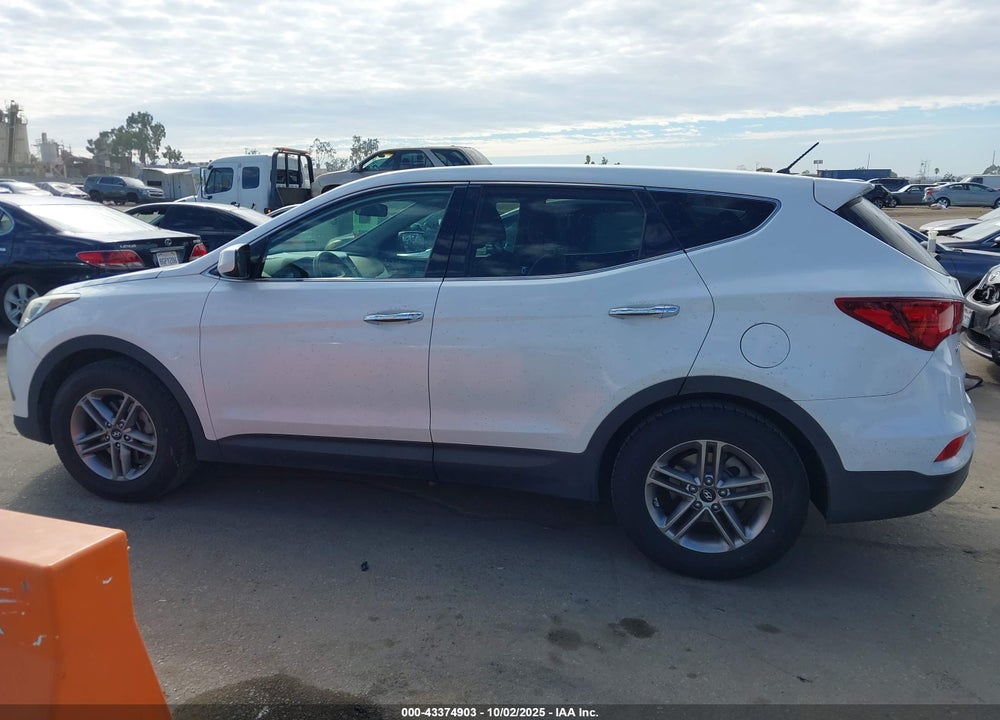 2018 HYUNDAI SANTA FE VIN: 5NMZT3LBXJH065887