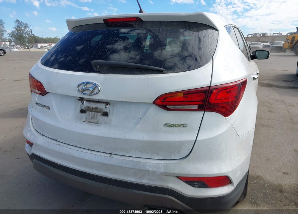 2018 HYUNDAI SANTA FE VIN: 5NMZT3LBXJH065887