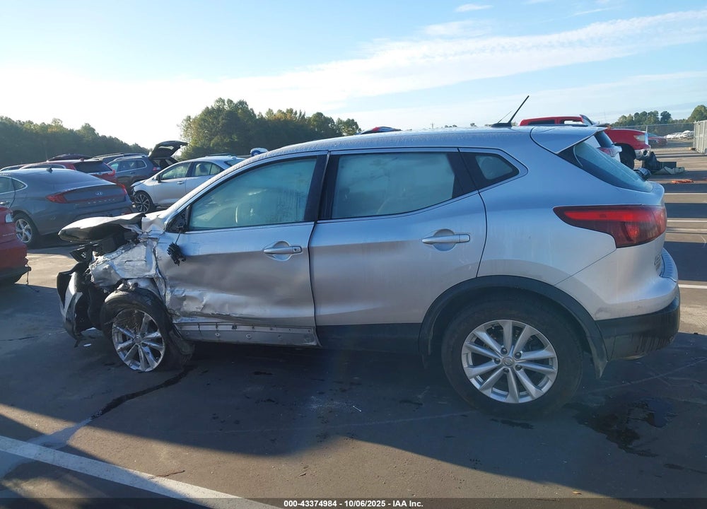 2017 NISSAN ROGUE SPORT S VIN: JN1BJ1CP1HW027479