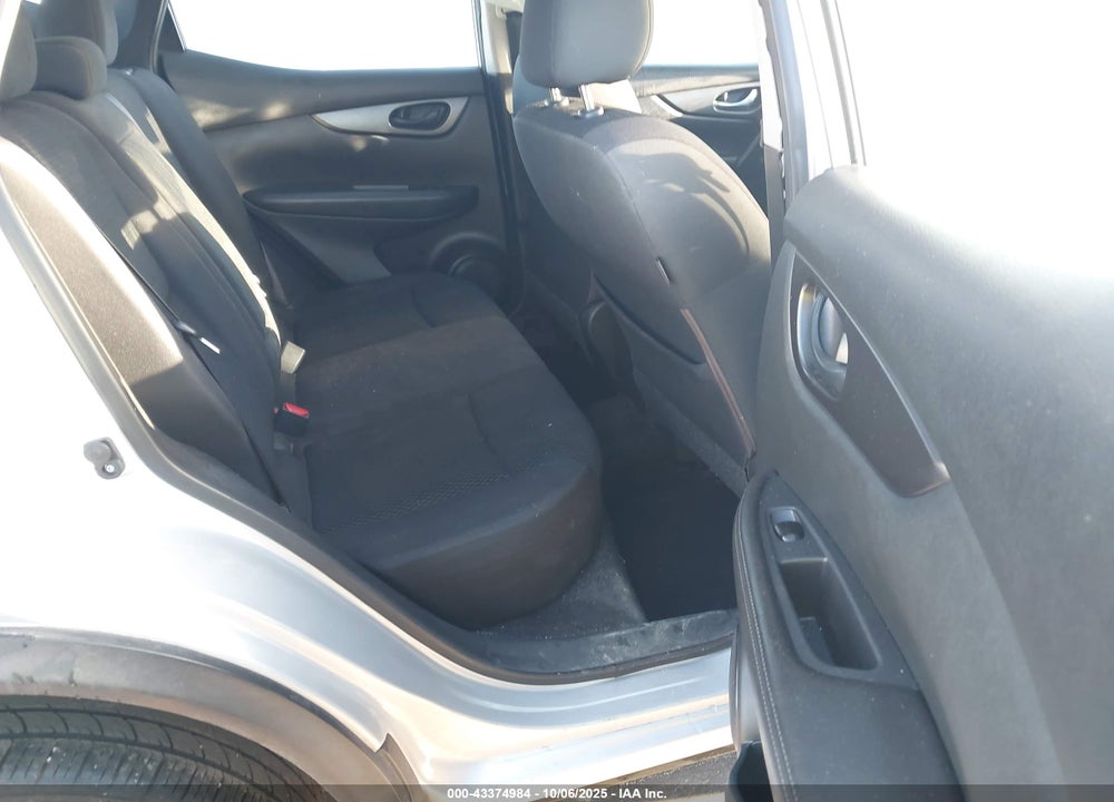 2017 NISSAN ROGUE SPORT S VIN: JN1BJ1CP1HW027479