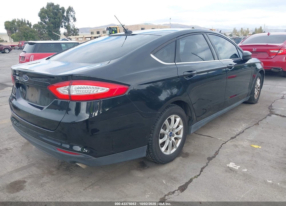 2015 FORD FUSION S VIN: 3FA6P0G7XFR129421