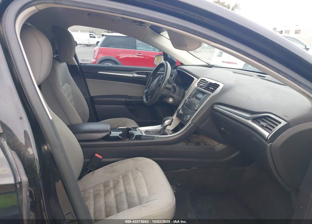 2015 FORD FUSION S VIN: 3FA6P0G7XFR129421