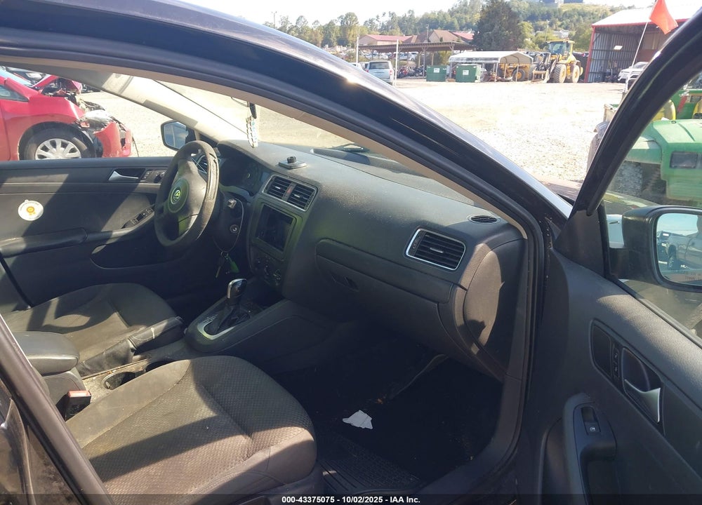2014 VOLKSWAGEN JETTA VIN: 3VW2K7AJ5EM393000
