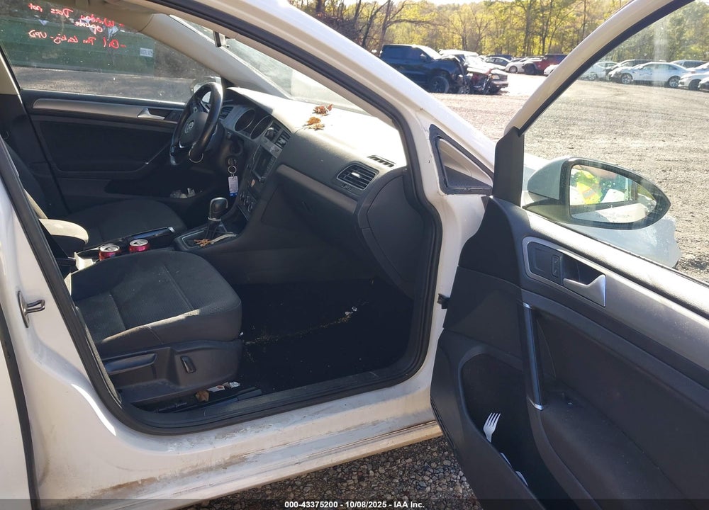 2017 VOLKSWAGEN GOLF SPORTWAGEN TSI S VIN: 3VW017AUXHM518579