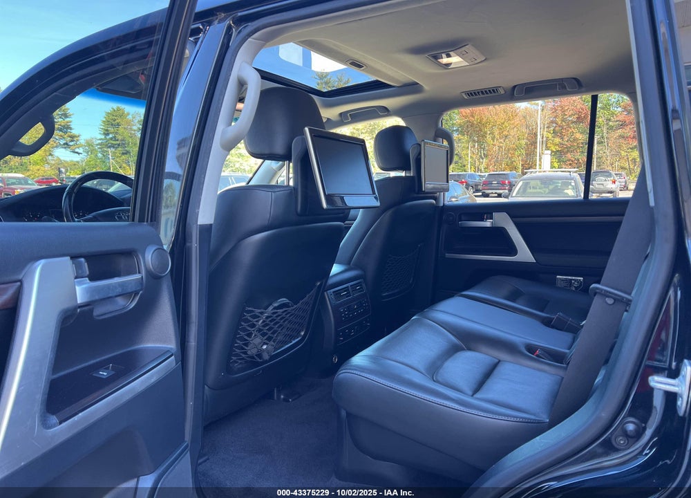 2016 TOYOTA LAND CRUISER VIN: JTMCY7AJ1G4040287